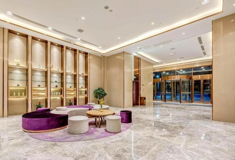 Lavande Hotel Lushan Wuzhou International Business Trade City