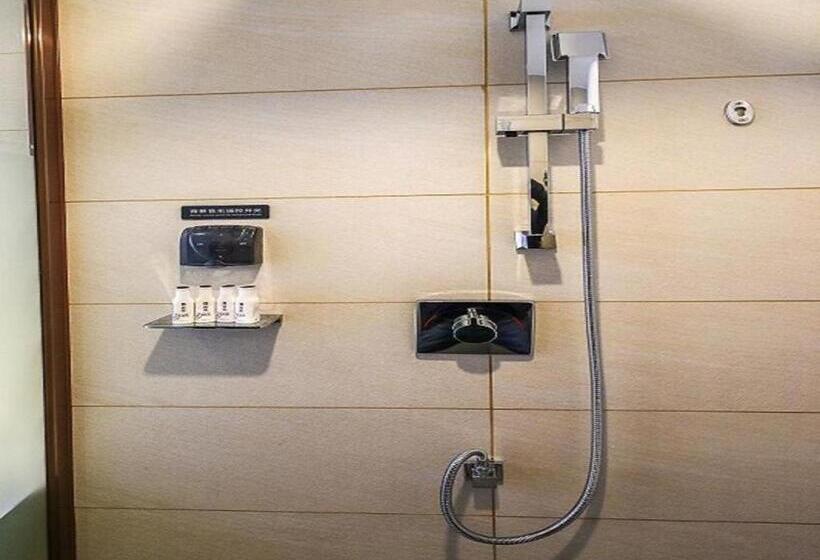 Lavande Hotel·yichun Wanda, High Speed Railway Station