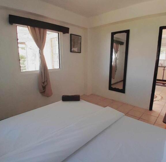 پانسیون Nomads Nest