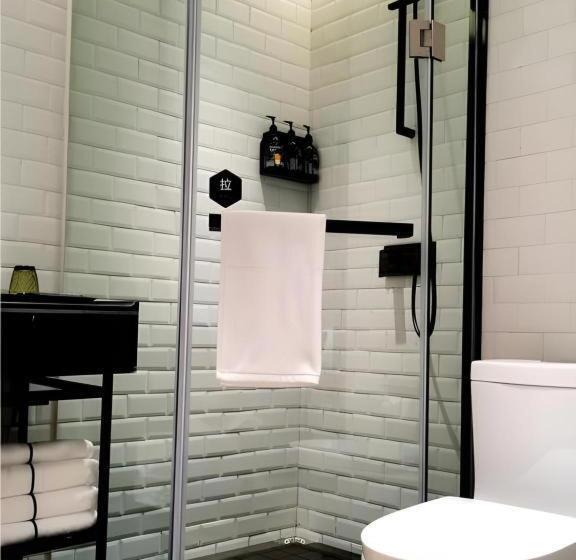 Premier City Comfort Hotel Wuhan Yellow Crane Shouyi Road Metro Station