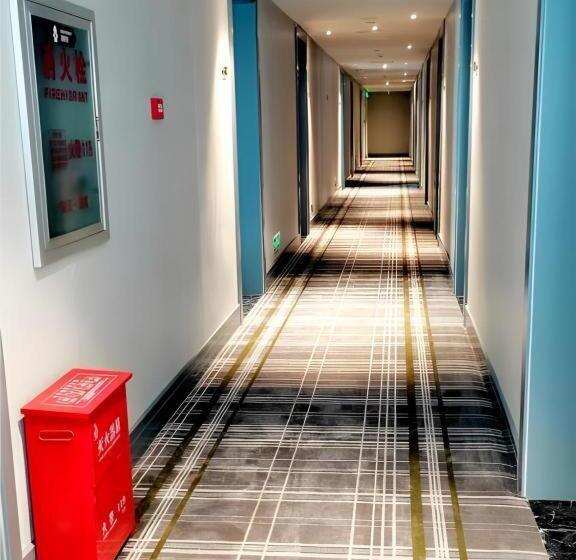 Premier City Comfort Hotel Wuhan Yellow Crane Shouyi Road Metro Station