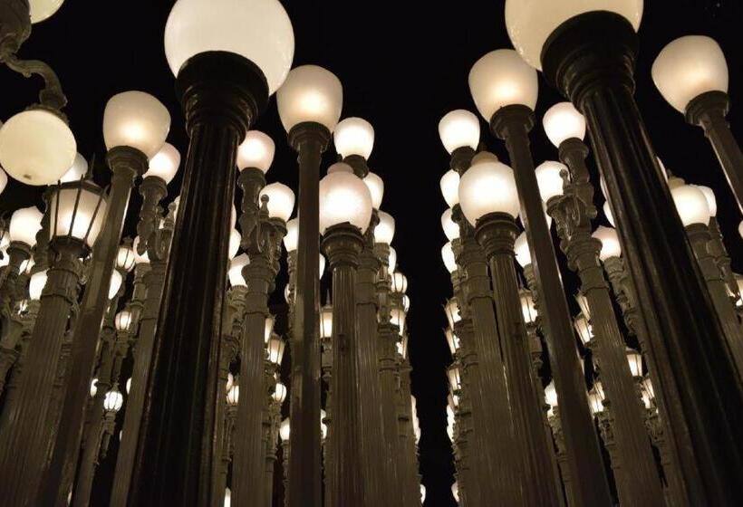 Sunset Marquis Hotel & Villas