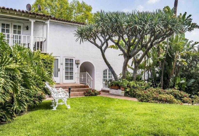 Sunset Marquis Hotel & Villas