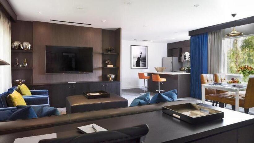 Sunset Marquis Hotel & Villas