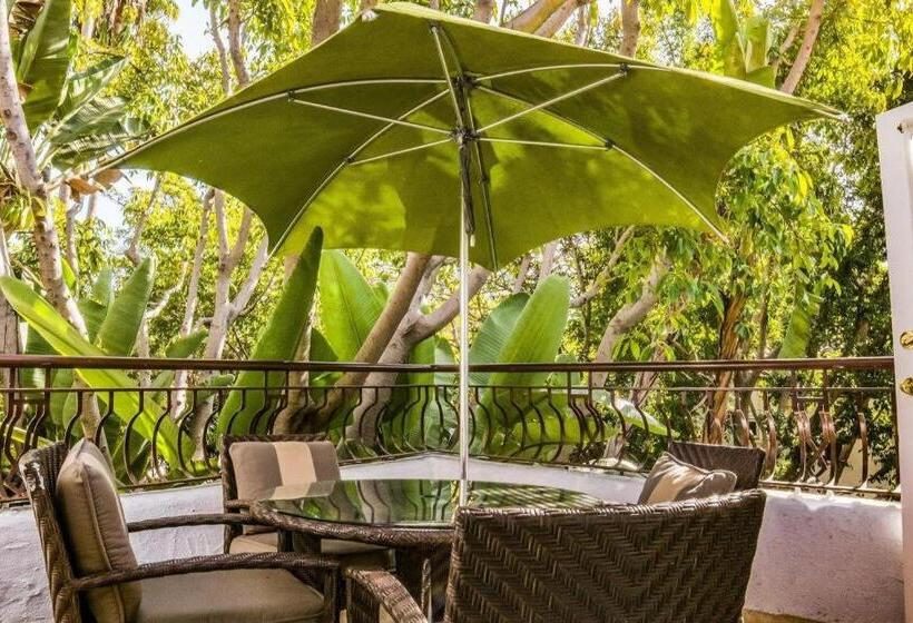 Sunset Marquis Hotel & Villas