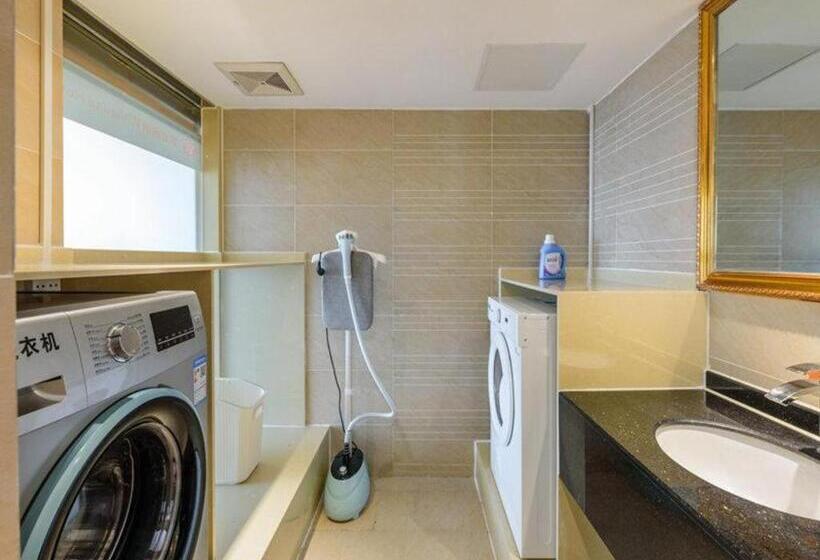 Vienna Hotel Nanning Anji Wanda 33rd Middle School Metro Station