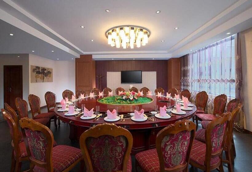 Vienna Hotel Nanning Anji Wanda 33rd Middle School Metro Station