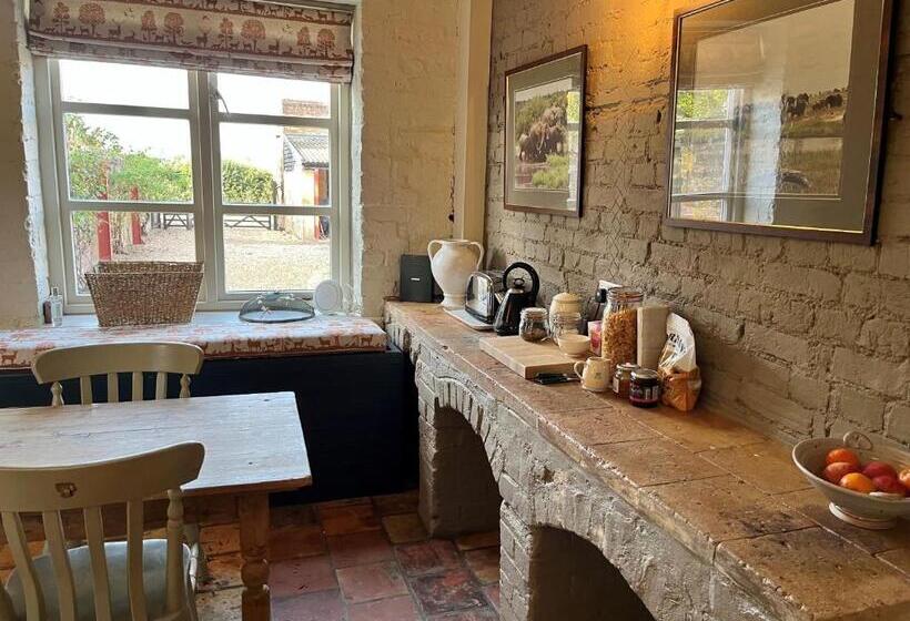 مبيت وإفطار Highfield Farm