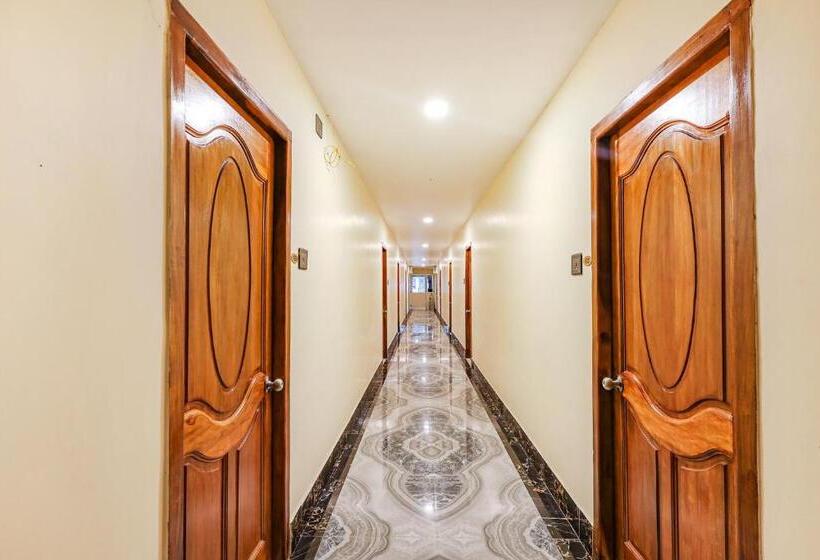 Fabhotel Sun Lux Grand Residency