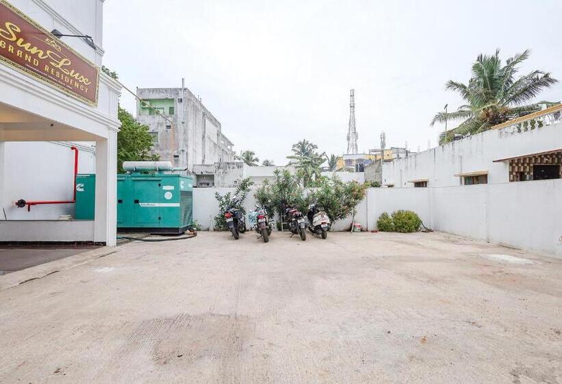 Fabhotel Sun Lux Grand Residency