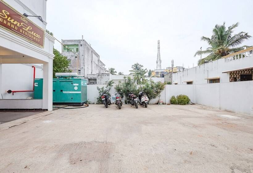 Fabhotel Sun Lux Grand Residency