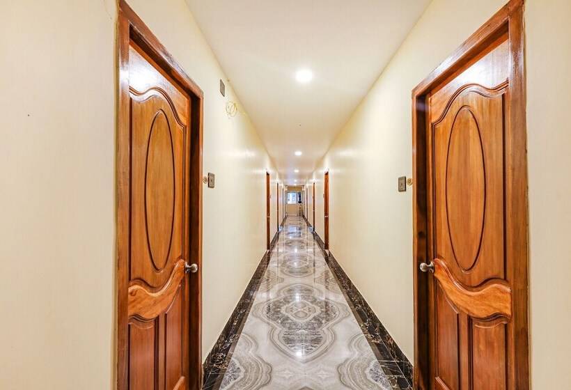 Fabhotel Sun Lux Grand Residency