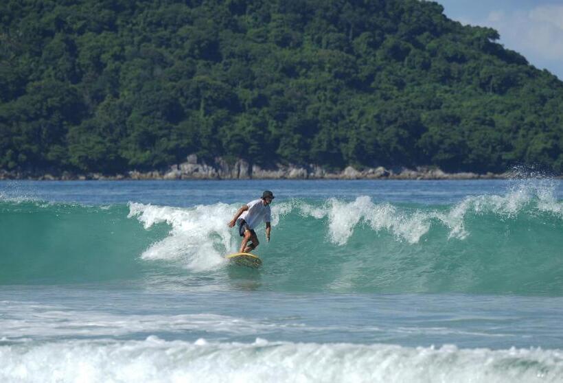 Hotel Coco Mountain View Guest House