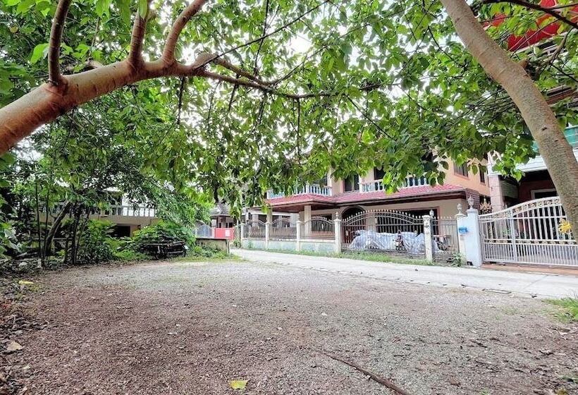 Hotel Coco Mountain View Guest House