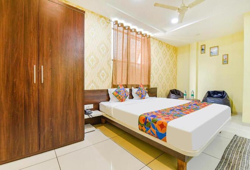 בית מלון כפרי Fabexpress A2 And Restro