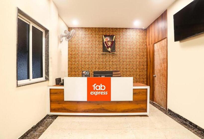 בית מלון כפרי Fabexpress Dreamz Inn