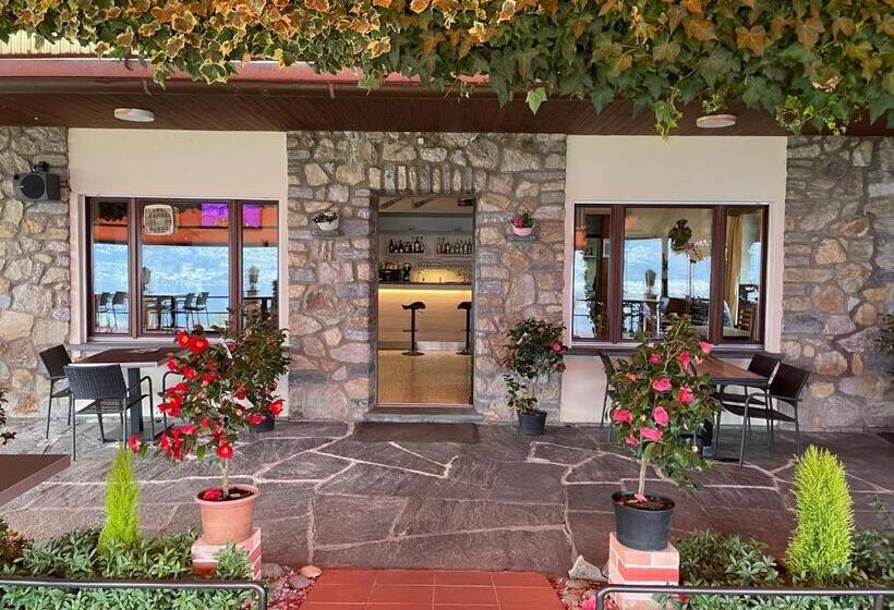 فندق Ristorante B&b Gambarogno