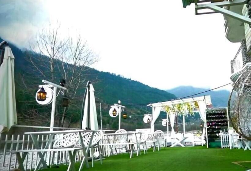 هتل Riverine Cafe & Cottages