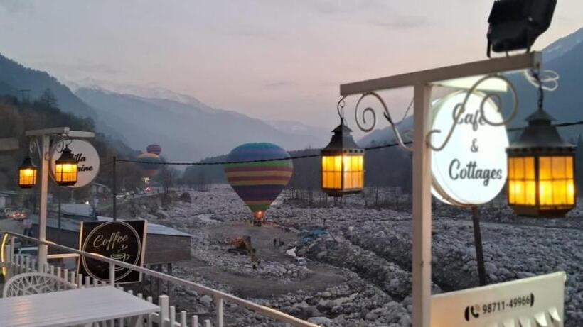 هتل Riverine Cafe & Cottages