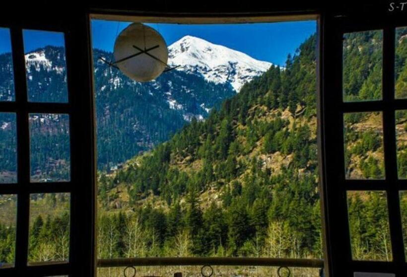 هتل Riverine Cafe & Cottages