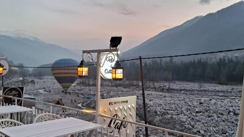 هتل Riverine Cafe & Cottages