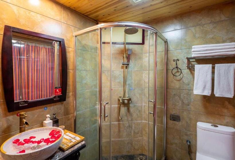 בית מלון כפרי Snow Mount Inn