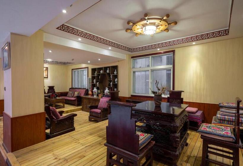 בית מלון כפרי Snow Mount Inn