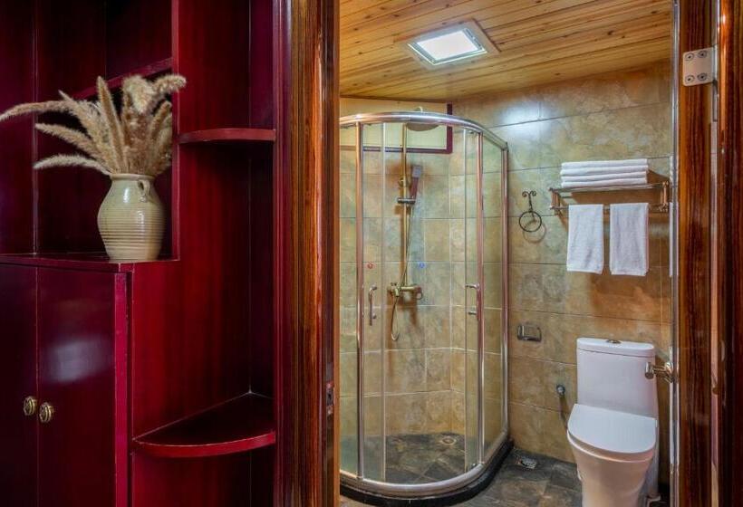 בית מלון כפרי Snow Mount Inn