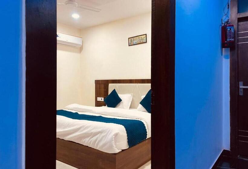 ホテル Divine Ganga   Free Pickup From Bus Stand And Railway Staition