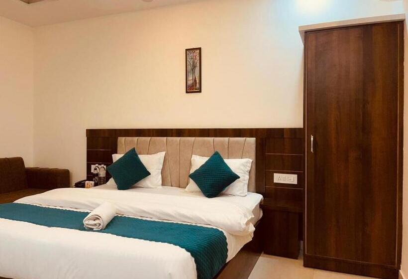 ホテル Divine Ganga   Free Pickup From Bus Stand And Railway Staition