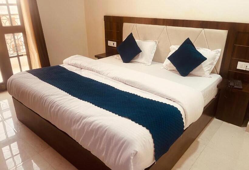 ホテル Divine Ganga   Luxury Comfort ! Travellers Delight ! Budget Friendly ! Prime Location ! Guest Favour