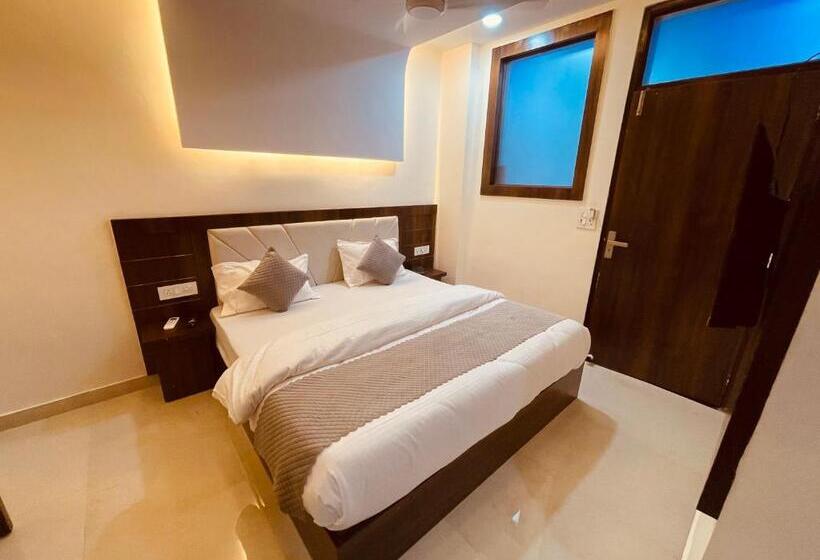 ホテル Divine Ganga   Luxury Comfort ! Travellers Delight ! Budget Friendly ! Prime Location ! Guest Favour