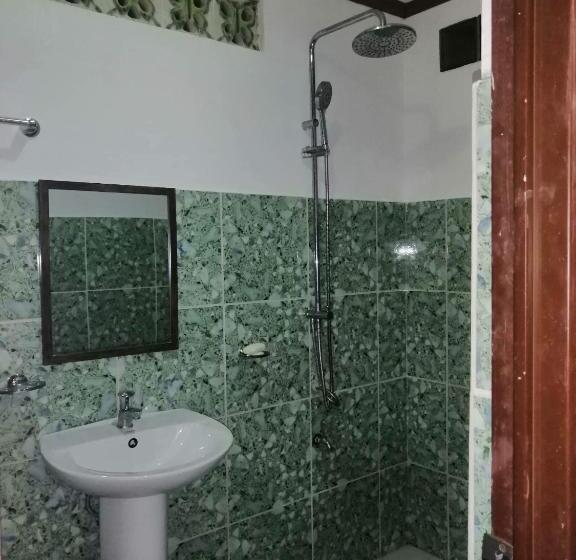 פנסיון Dhadas Place