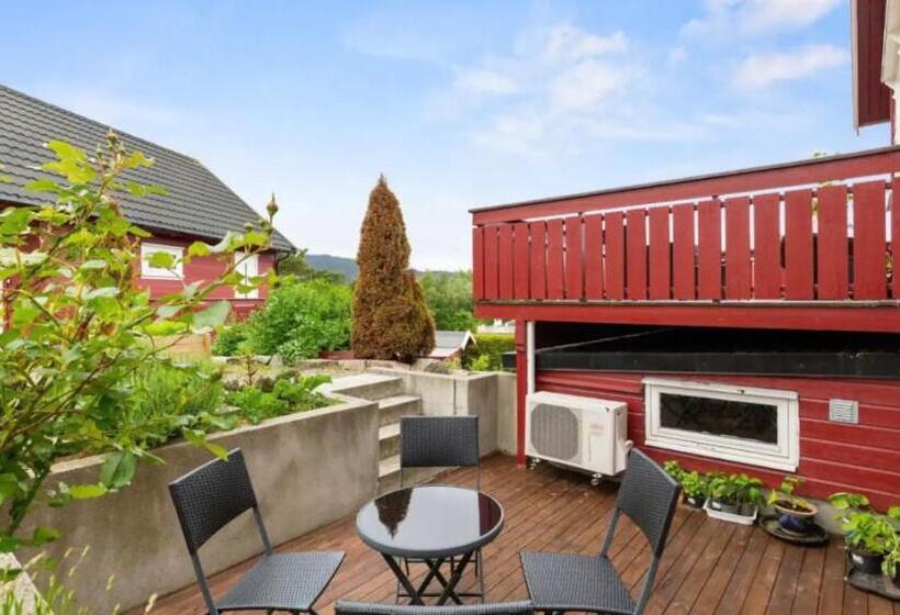 פנסיון Leilighet Med Gratis Parkering Og Wifi