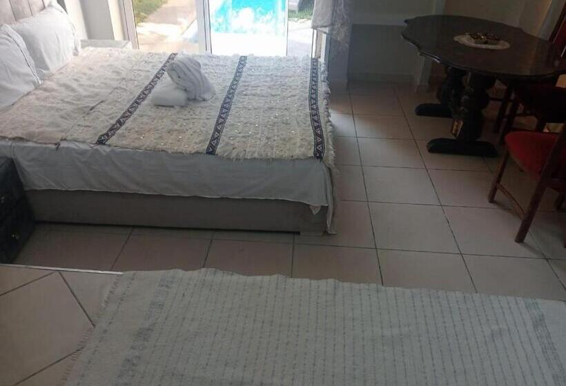 پانسیون Malak Tingis