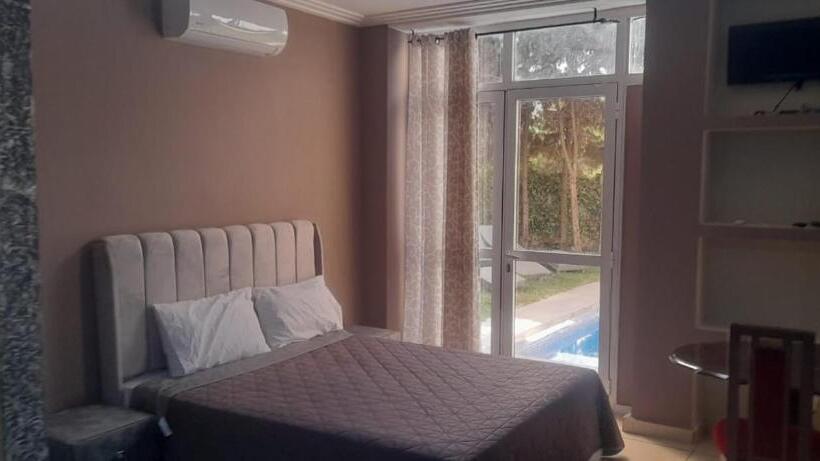 پانسیون Malak Tingis