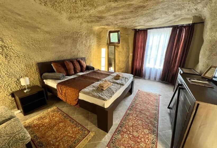 Пансион Sirocave Barlang Szobák