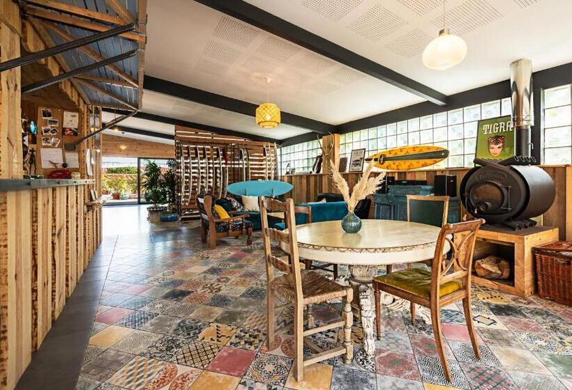 هاستل Auberge De Jeunesse Cheeky Family