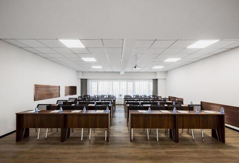 Atour Hotel Chifeng Hongshan Sport Center