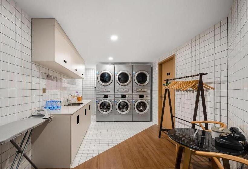 Atour Hotel Chifeng Hongshan Sport Center