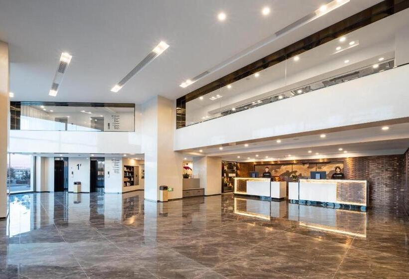 Atour Hotel Chifeng Hongshan Sport Center