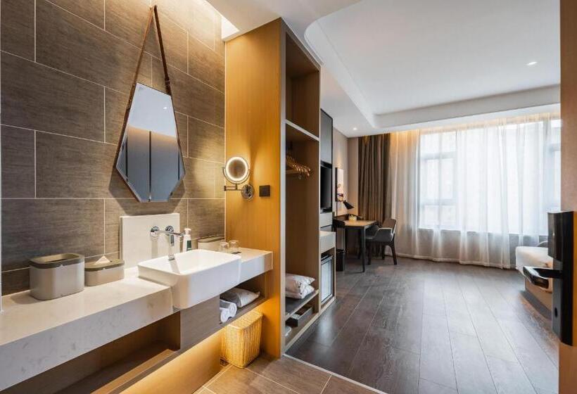 Atour Hotel Chifeng Hongshan Sport Center
