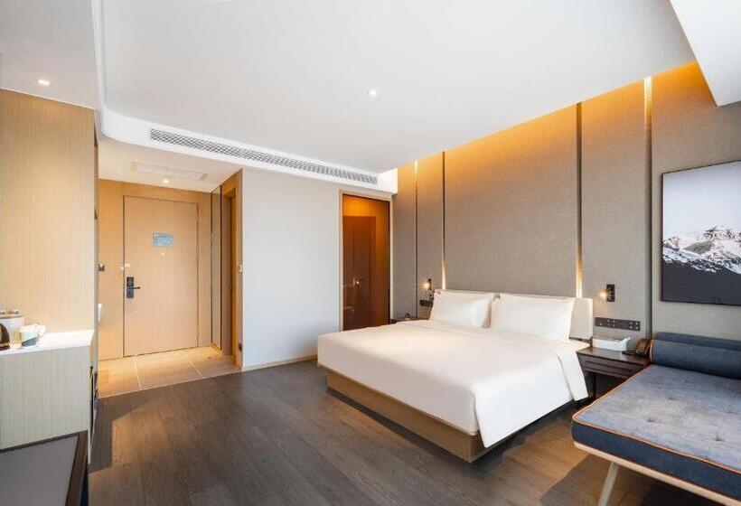 Atour Hotel Chifeng Hongshan Sport Center