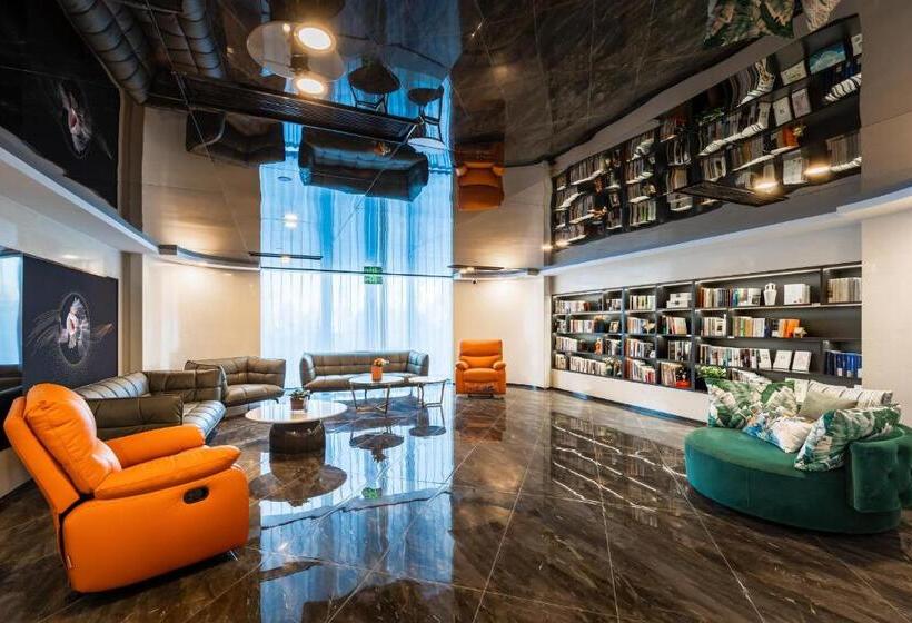 Atour Hotel Chifeng Hongshan Sport Center