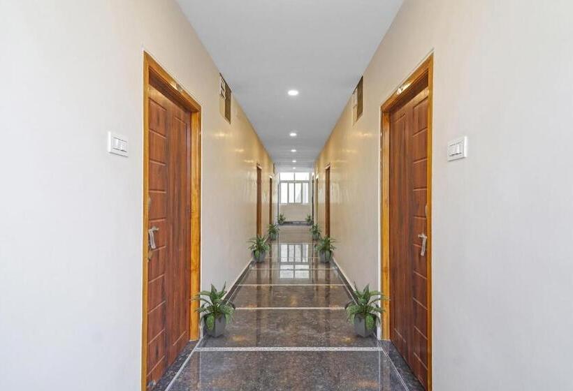 호텔 Collection O Shamshabad