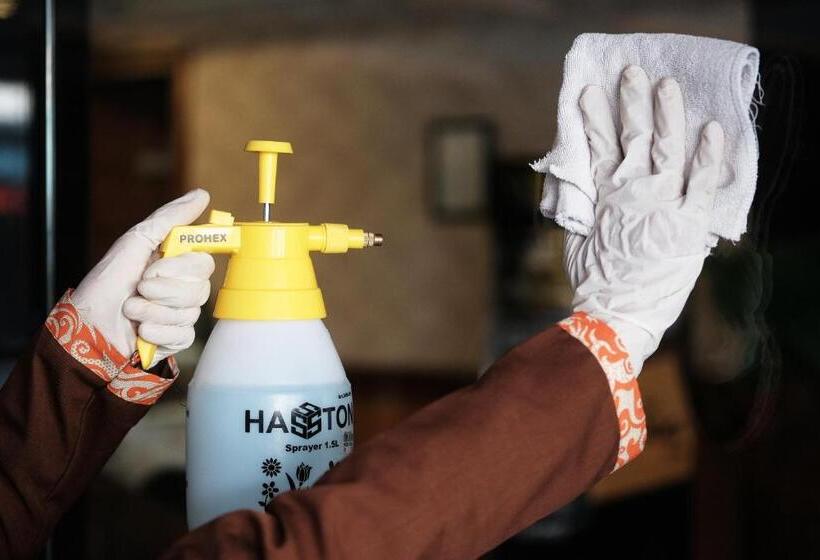 בית מלון כפרי Light Home Phuket Town