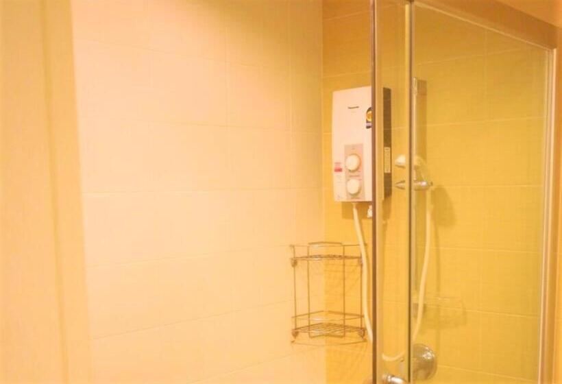 בית מלון כפרי Light Home Phuket Town