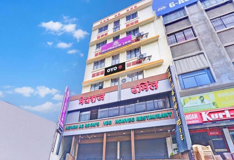 Super Hotel O Blossom Inn