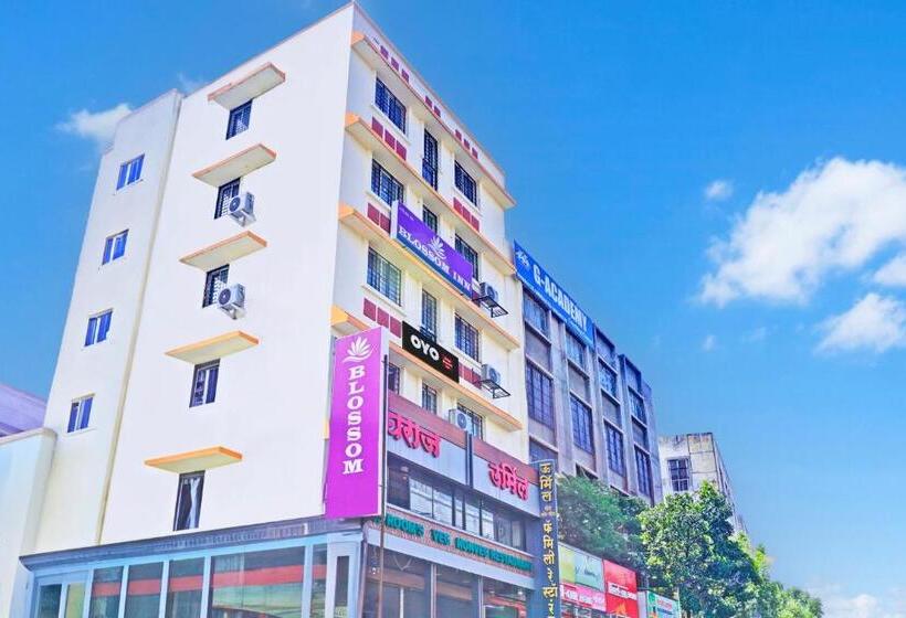 Super Hotel O Blossom Inn