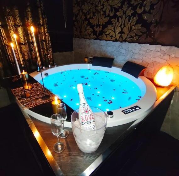 هتل Seaview Family Apartment